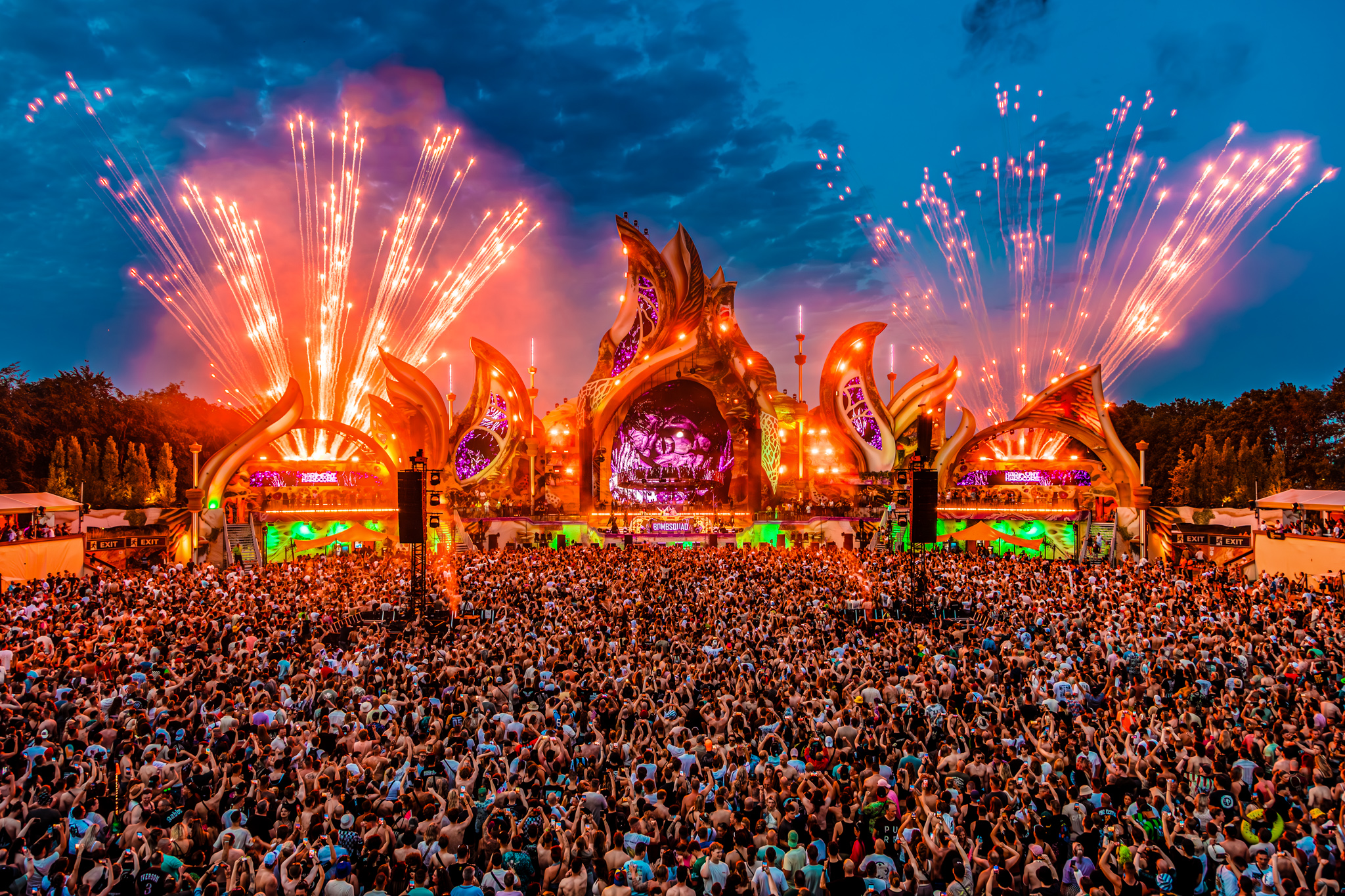 Pyro fans light up the mainstage at dusk at Harmony of Hardcore 2026